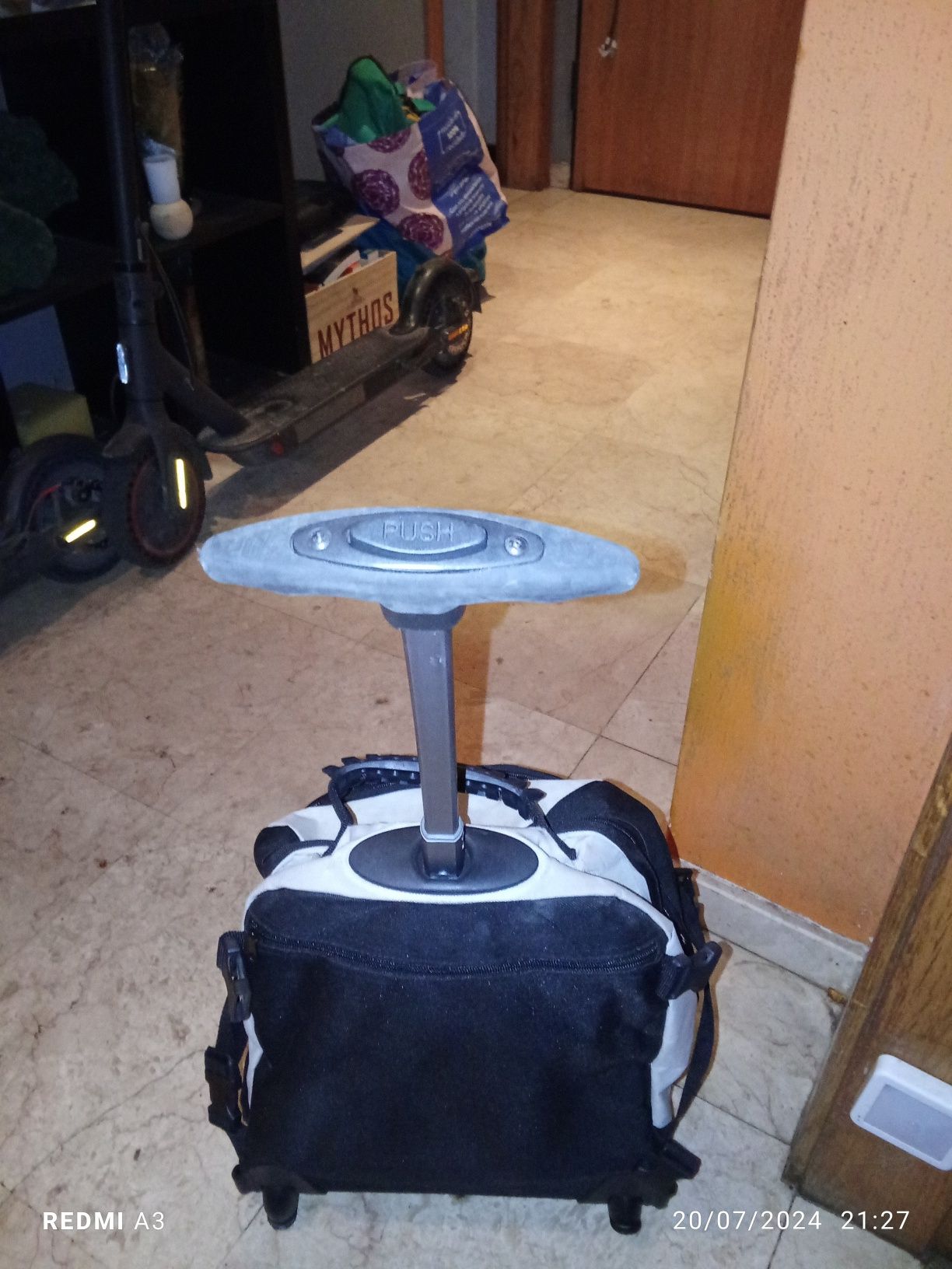 Mochila trolley em excelente estado