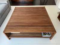 Mesa de centro em madeira 120x120
