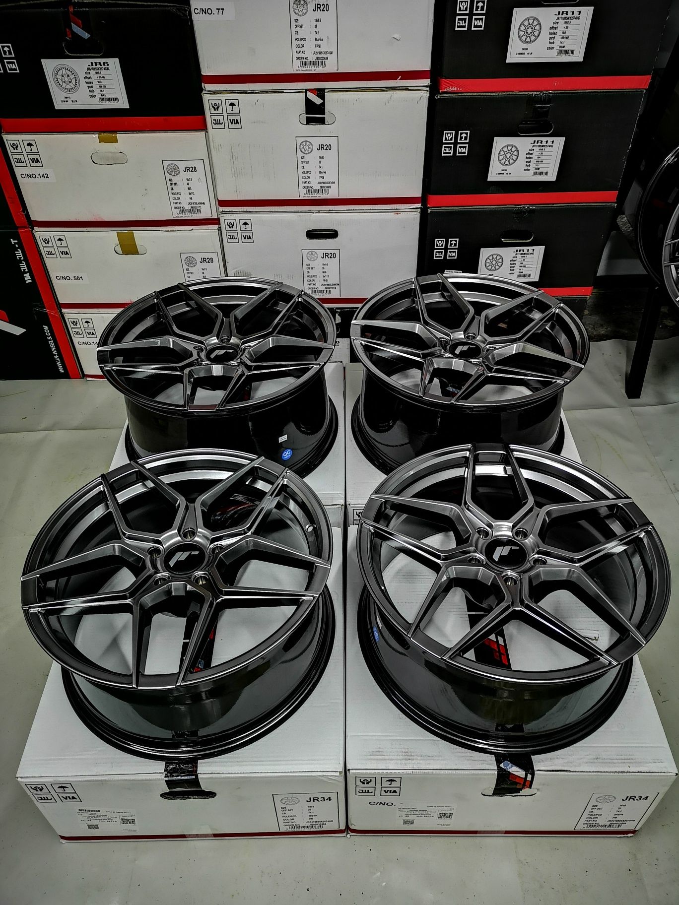 Felgi Japan Racing JR34 18" 18x8J 18x9J 5x112 Audi A3 8P 8V