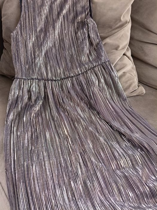 Sukienka plisowana mieniąca,River Island ,odkryte plecy