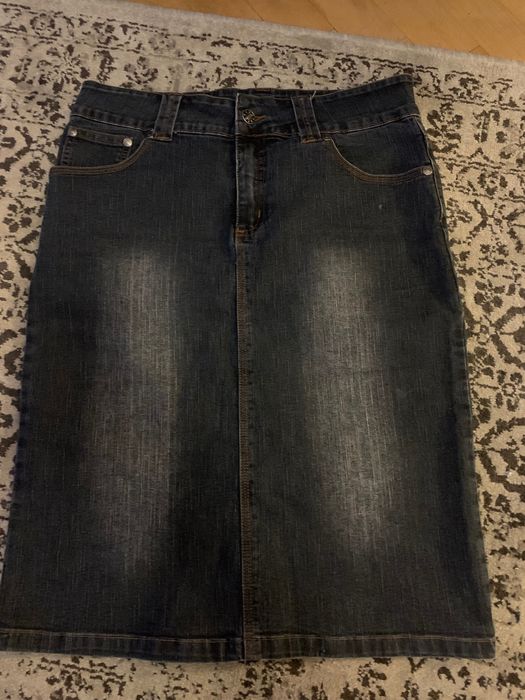 Spódnica jeansowa z rozcięciem roz.M