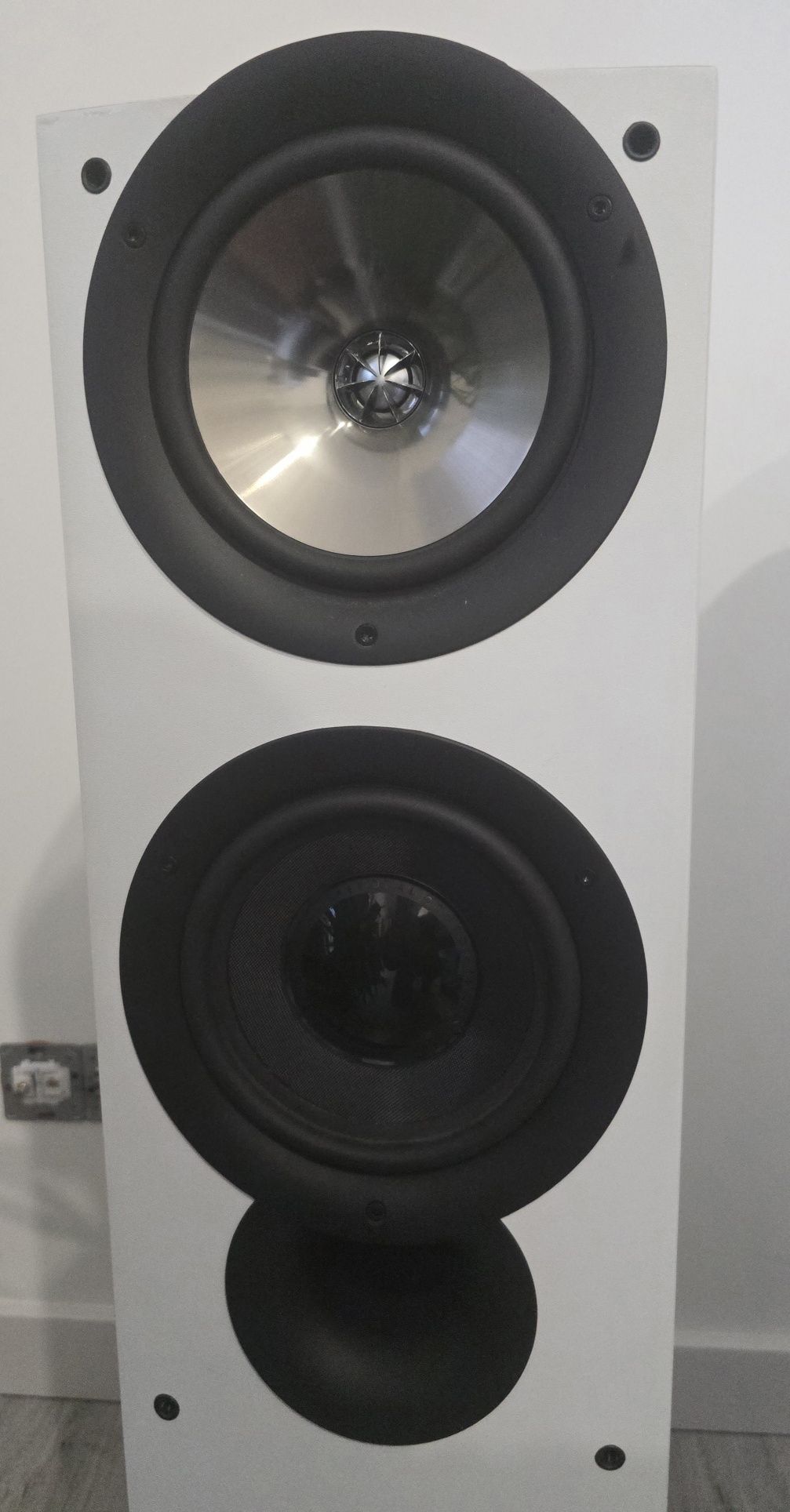 Kolumny KEF IQ70 Białe głośniki
