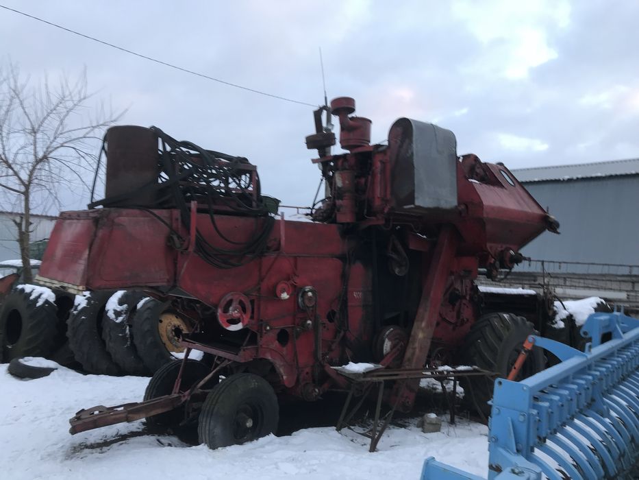 Продам комбайн НИВА