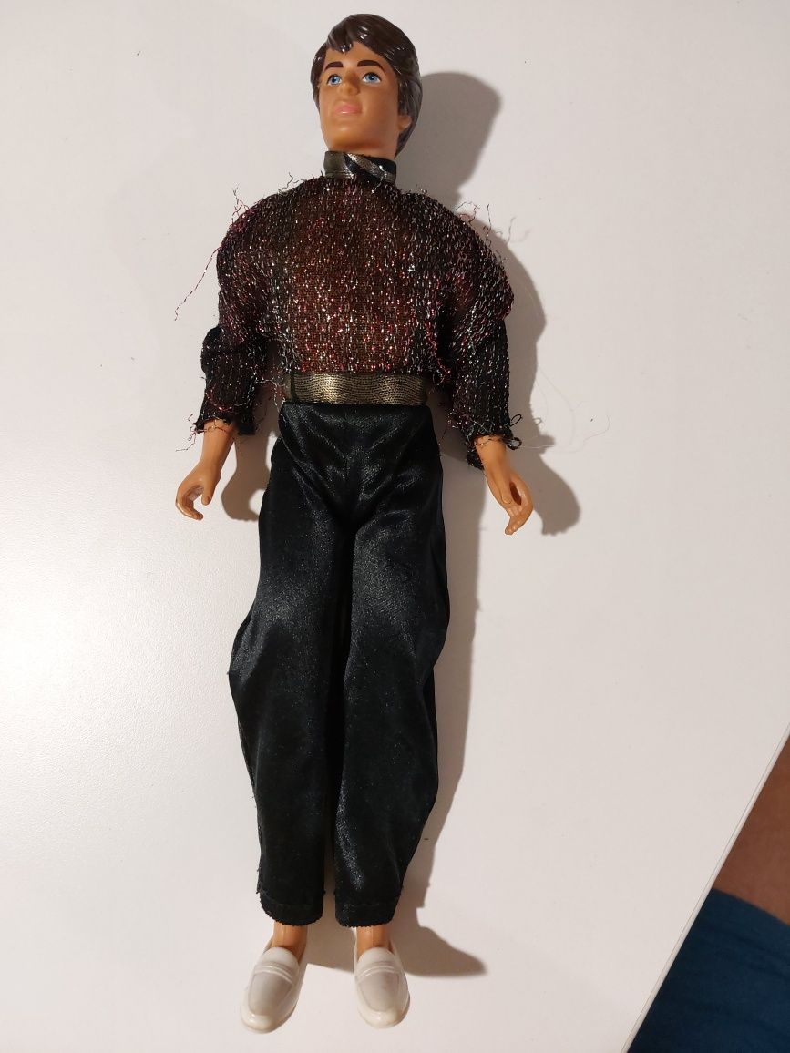Lalka Ken z lat 90.