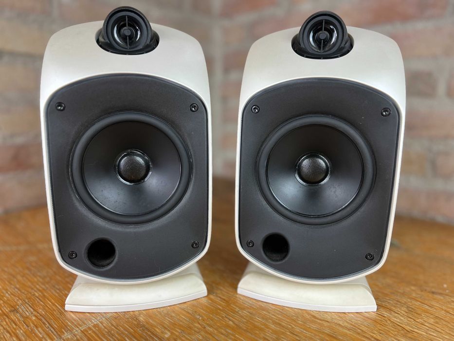 Bowers & Wilkins LM1 – kompaktowe monitory na podstawkach