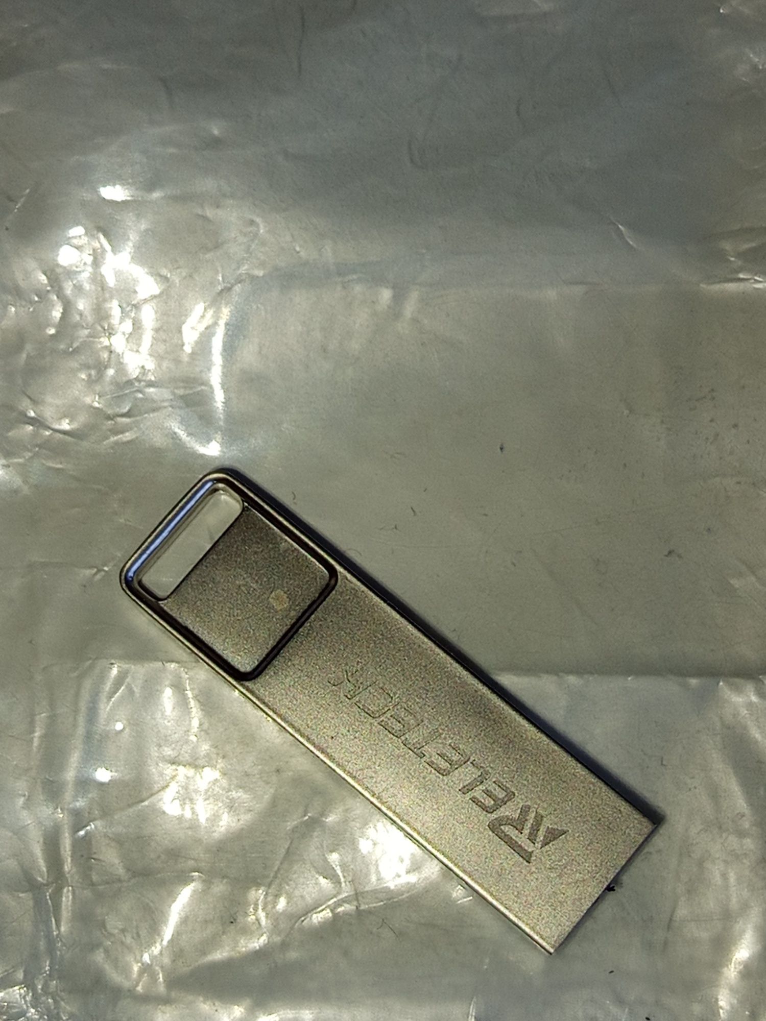 Флешка USB обьём 64 GB. Новая.