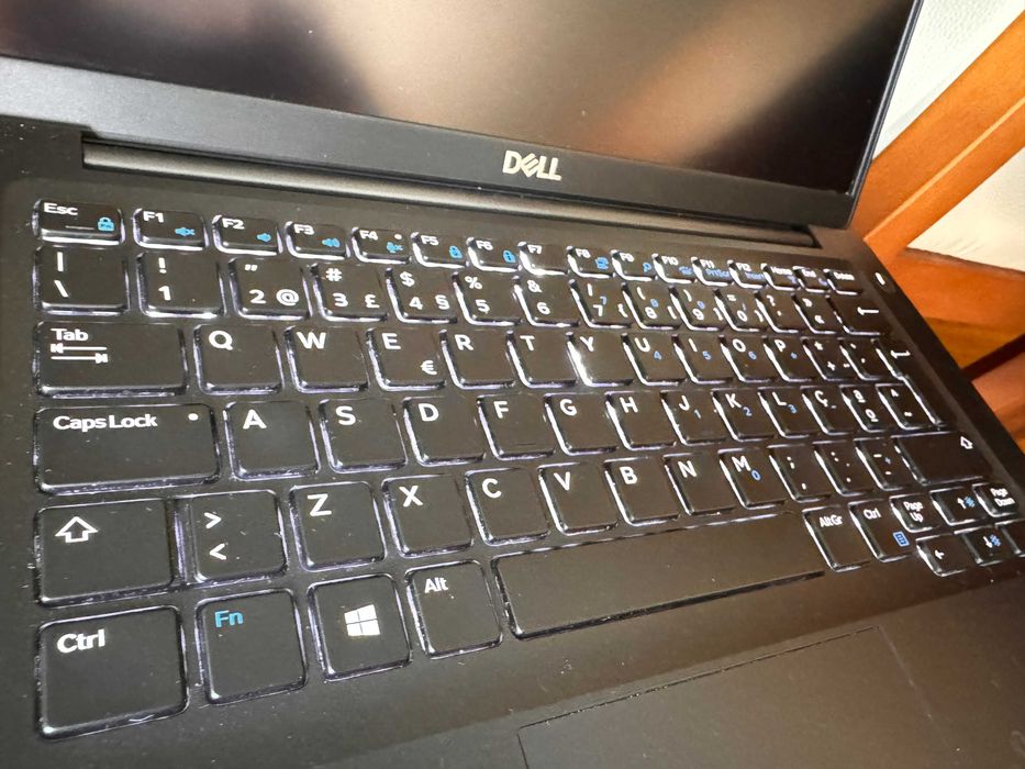 Dell Latitude 7390 13.3"FullHD/i7-8650u Quad Core/16Gb Ram/Ssd 256Gb