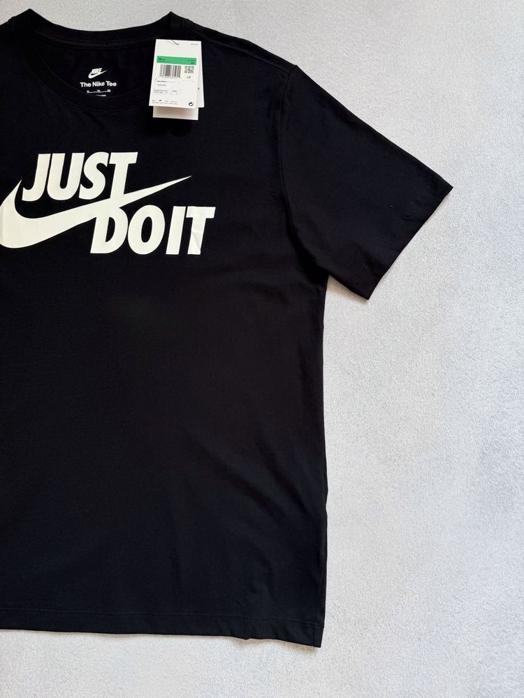 Оригінальна футболка Nike Sportswear Just Do It L