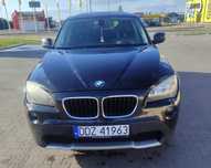 BMW X1 z podwórka