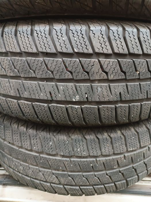 Opony zimowe 215 65 R16 Piony S WinterStar3