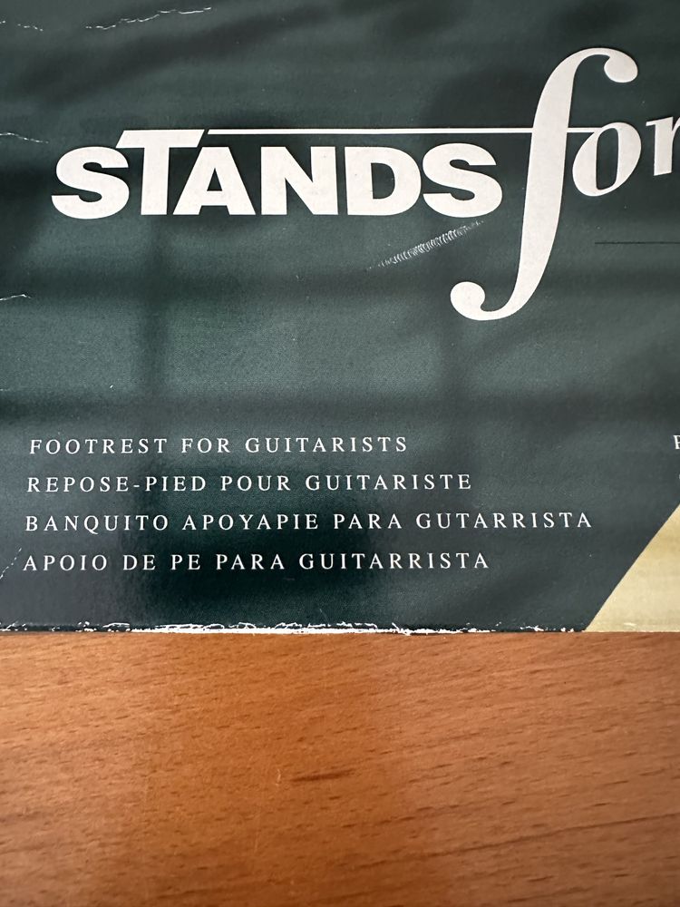 Apoio de pe para guitarrista