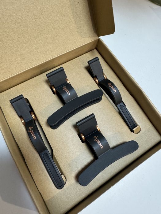 Продам набір заколок Dyson Hair Clips