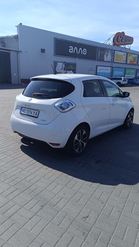 Renault Zoe 2018 intense 41 квт