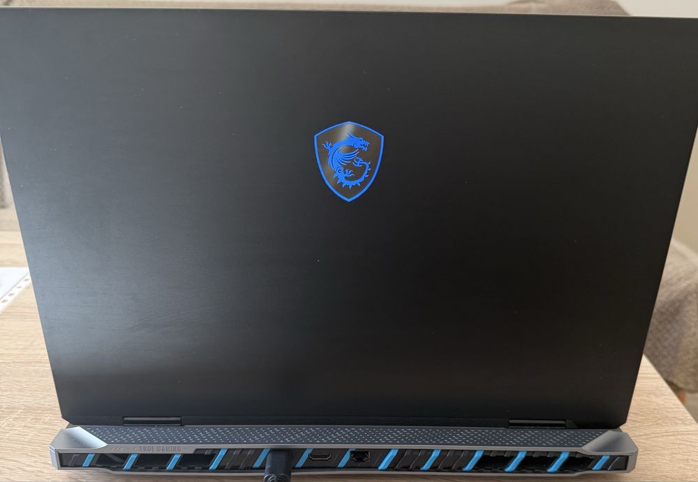 Laptop MSI Titan 18 HX A14VIG-442PL RTX 4090 i9 128 GB RAM 2 TB SSD