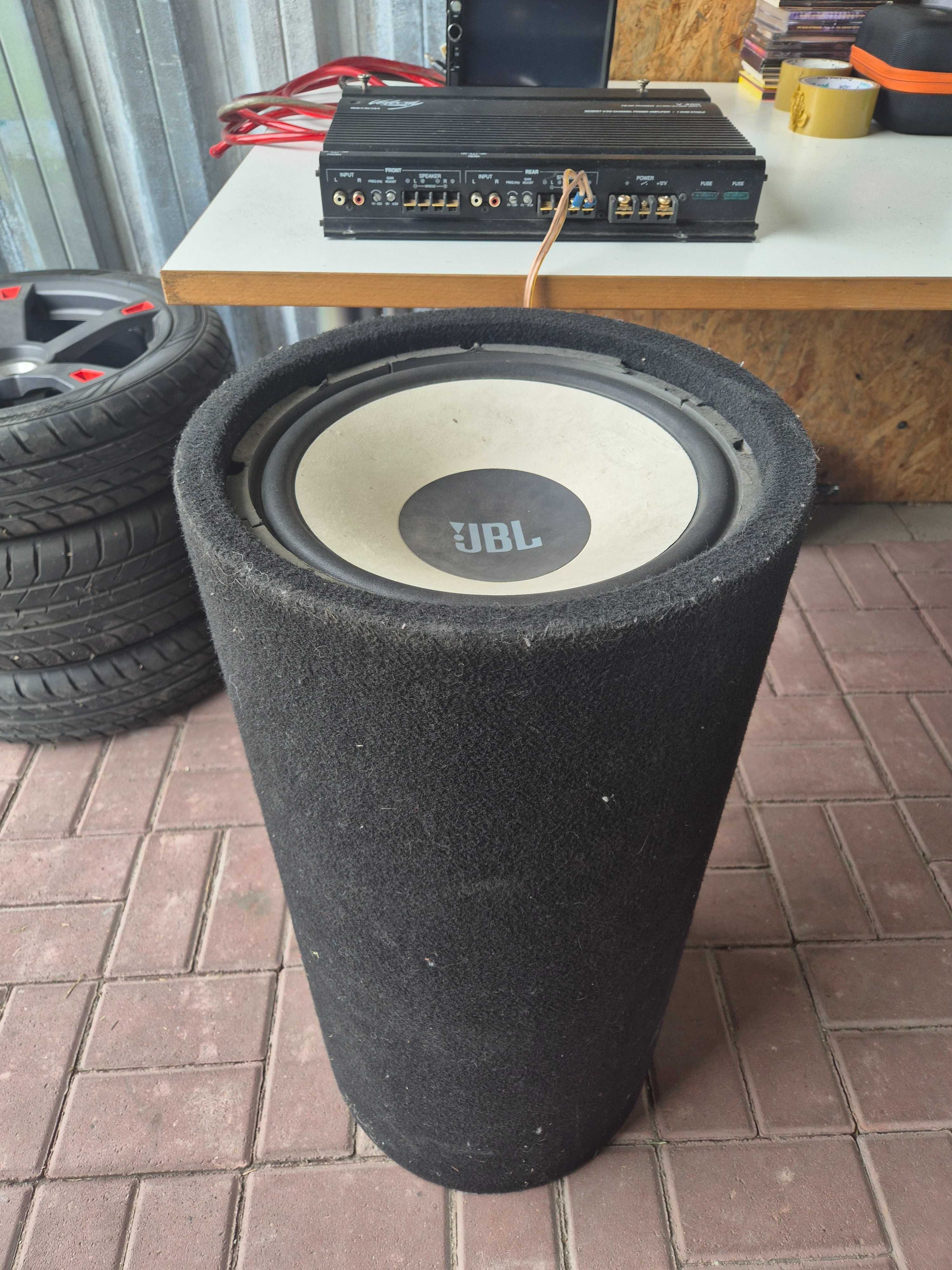 Tuba JBL wzmacniacz instalacja