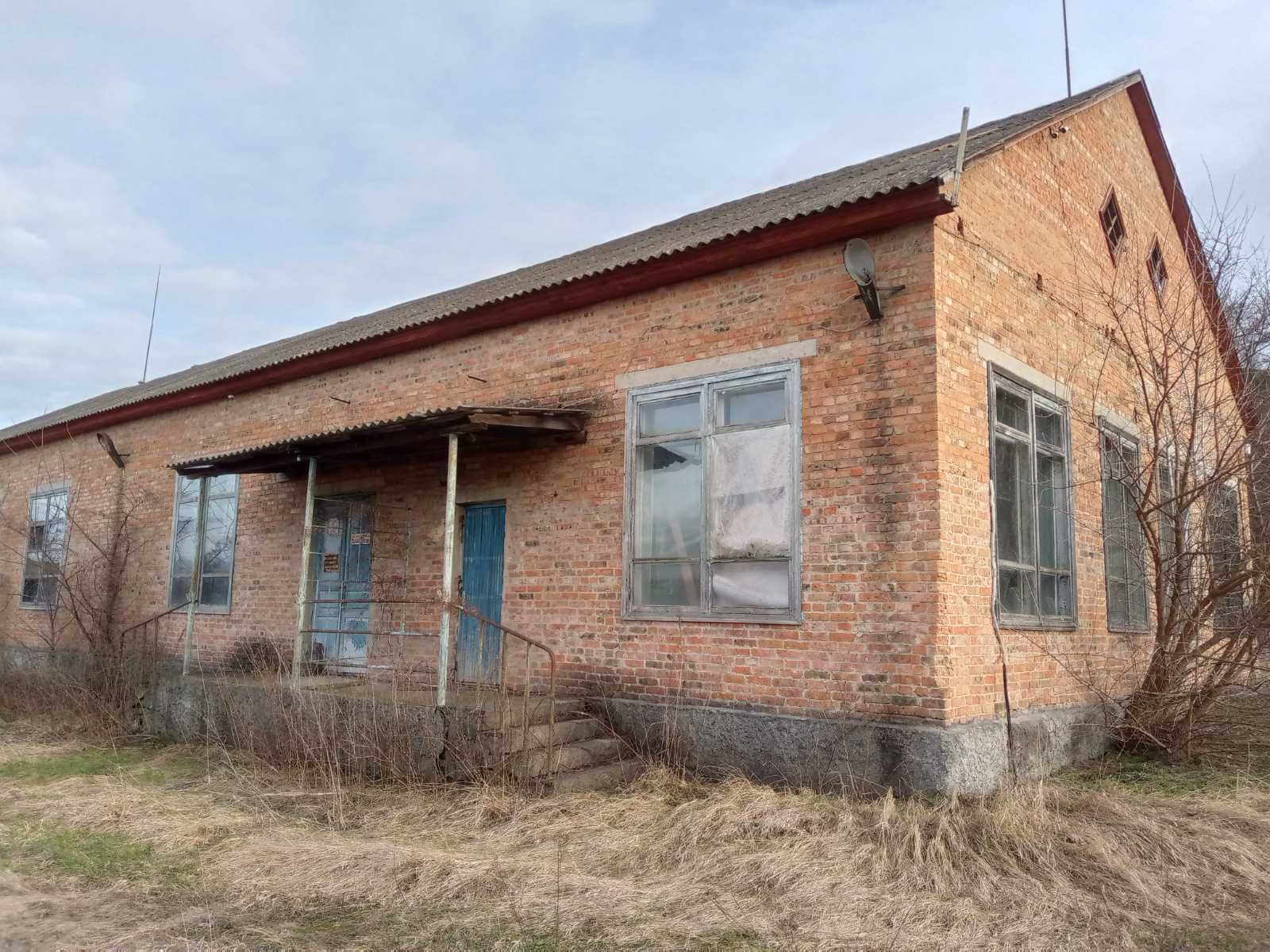 Виробничо-складські приміщення Чорнобаївський р-н м. Ірклієв