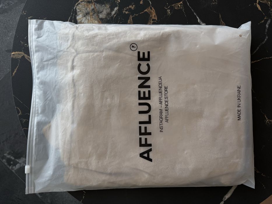 Платье бренда Affluence