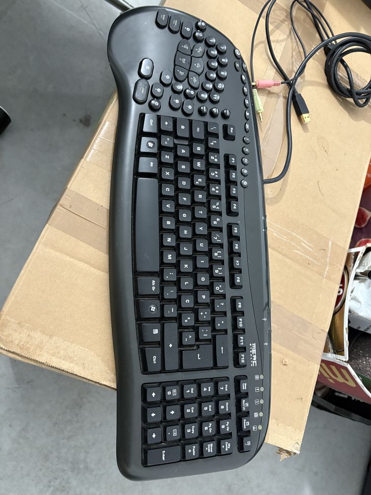 Teclado gaming com fios Merc Stealth