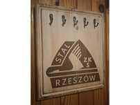 Wieszak uchwyt na klucze z drewna, z grawerem - Stal Rzeszów