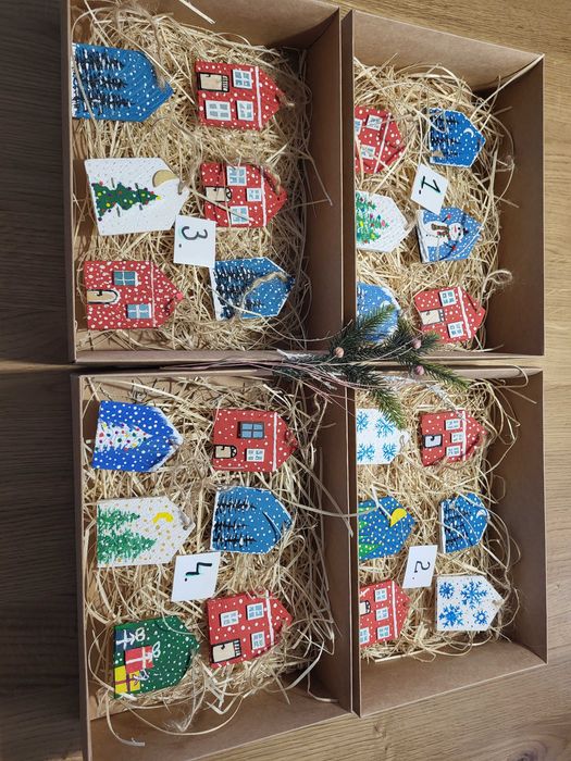 Ozdoby choinkowe drewniane zawieszki.