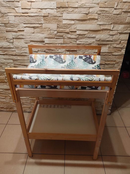 Przewijak SNIGLAR IKEA z dodatkową barierka i wkładem