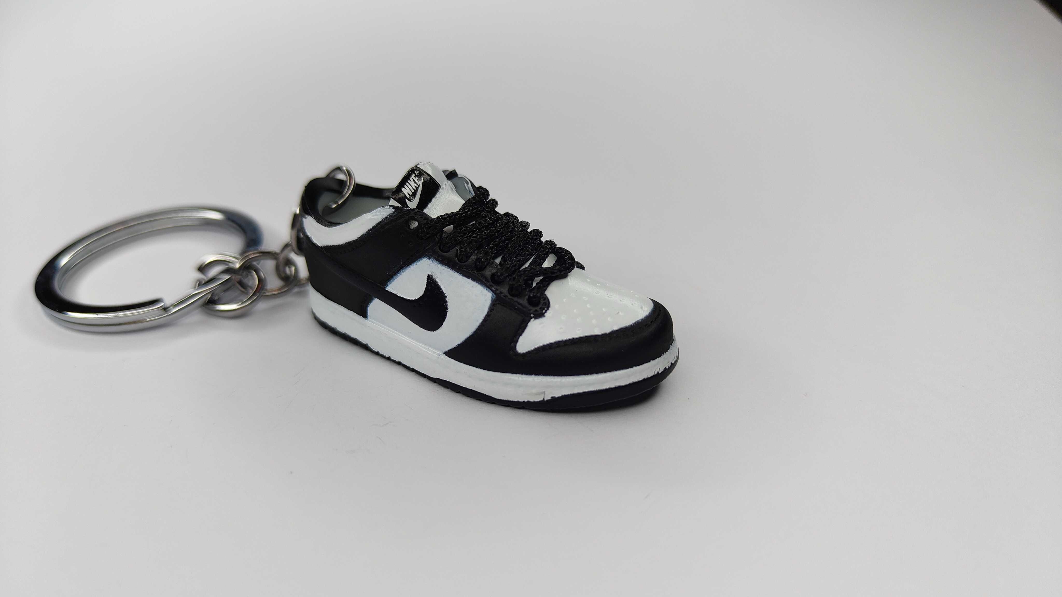 Porta Chaves Nike Dunk Low Black and White (Panda)