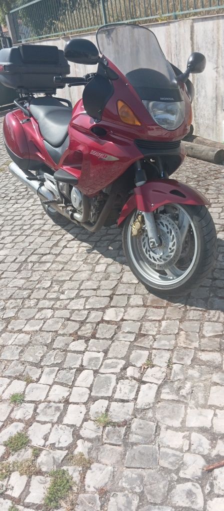Honda Deauville NT 650