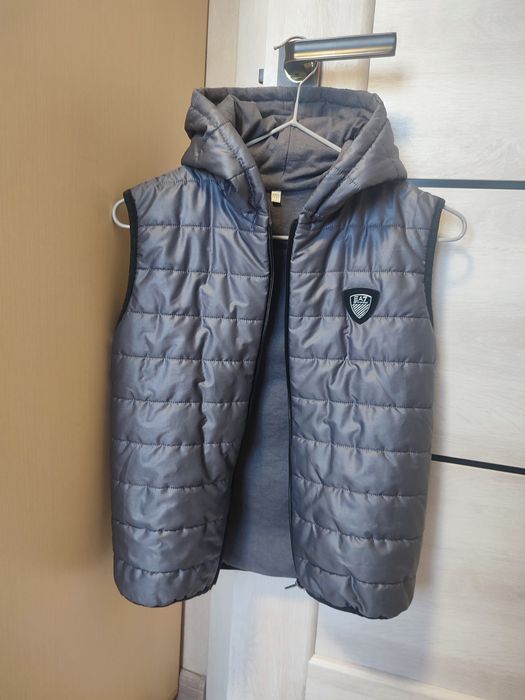 Продам детскую жилетку