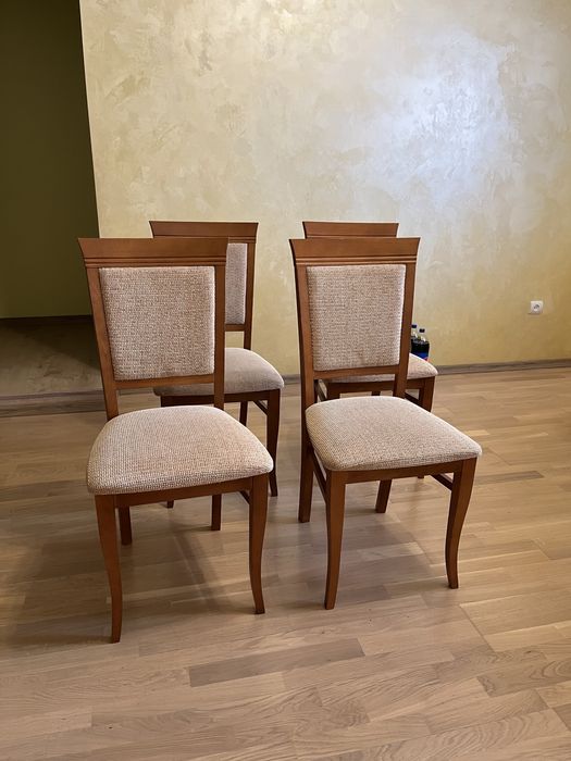 Крісла у вітальню, кухню