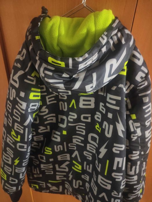 Зимова спортивна куртка для 12-13 років