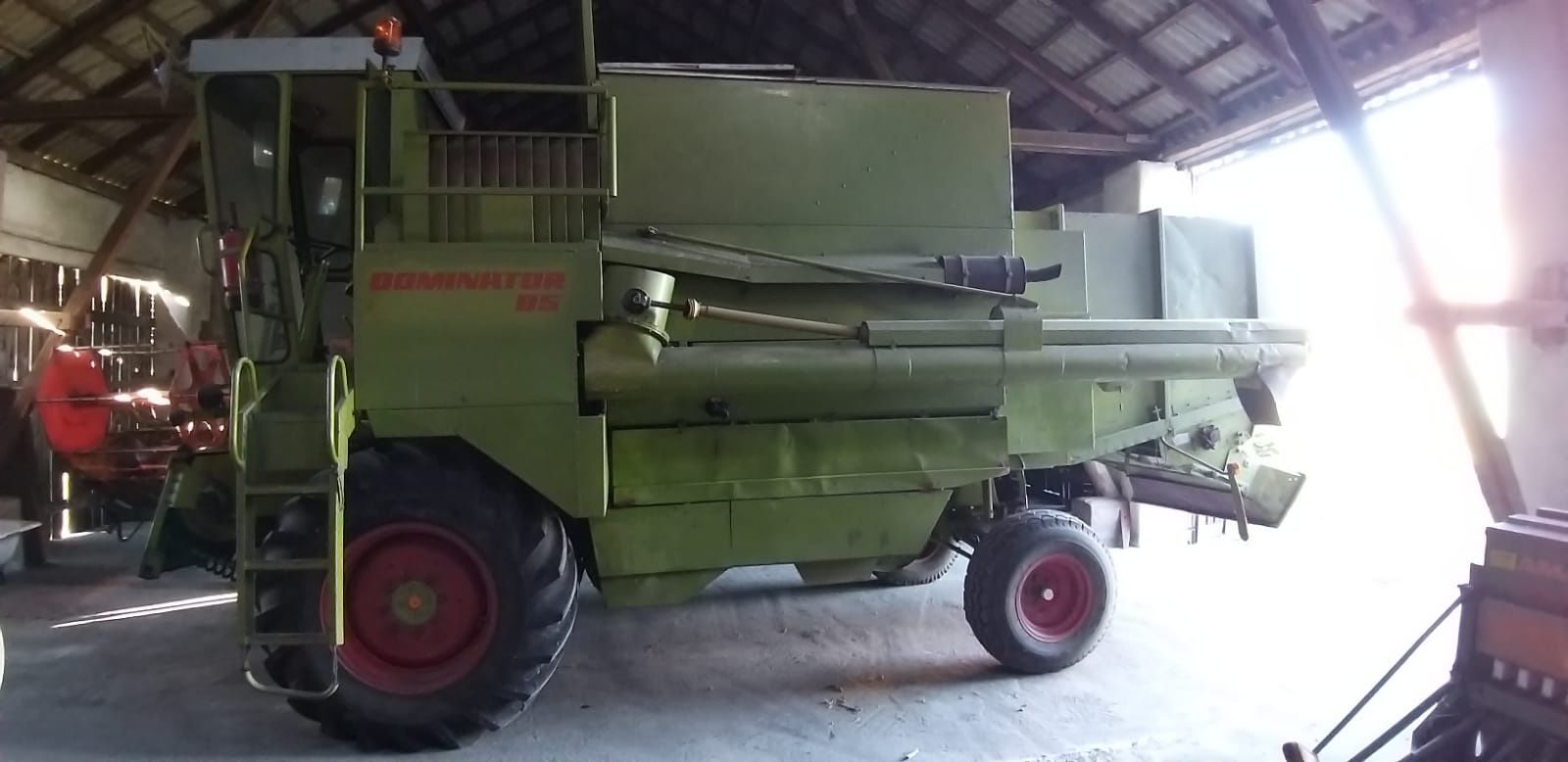 Kombajn zbożowy Claas Dominator 85