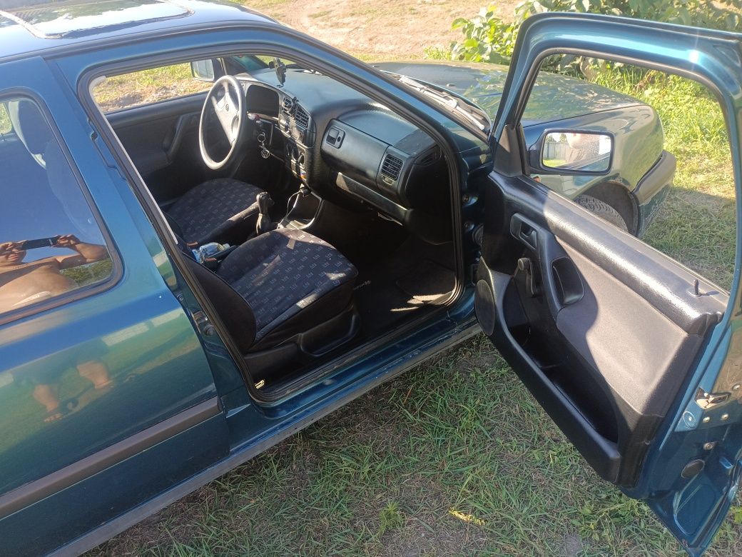 Продам машину Хэтчбек Volkswagen Golf 3