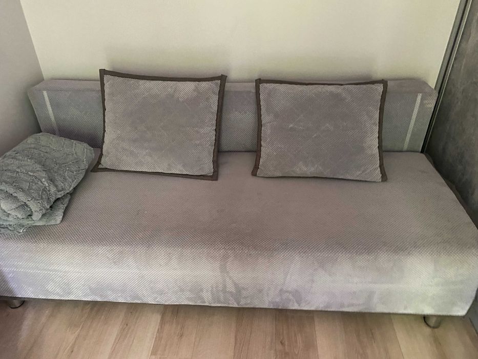 Sprzedam mało używaną sofę