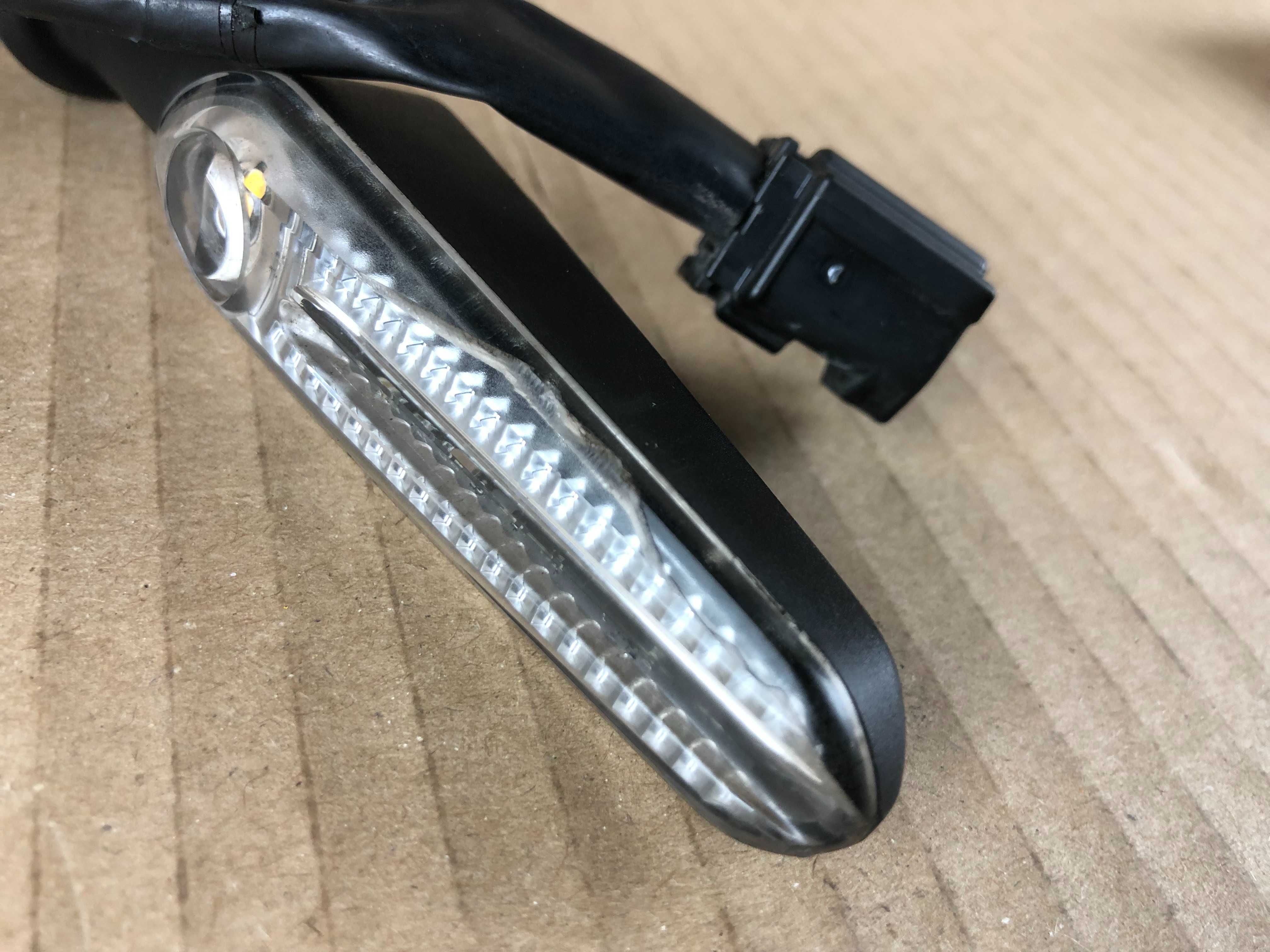 Yamaha MT07 Tracer Kierunkowskaz Przedni Kierunek  Przód 2022