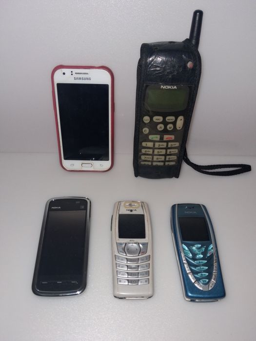 5 Antigos Telemóveis de Colecção