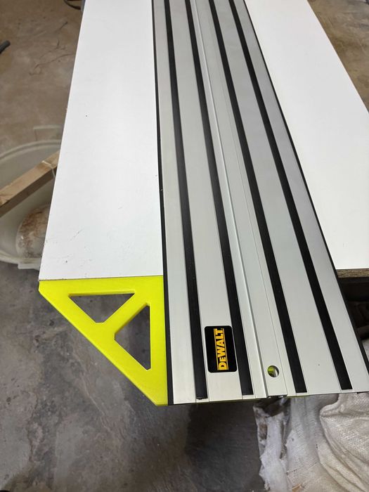 Przykładnica 90° i 45° do szyny prowadzącej DeWalt – druk 3D