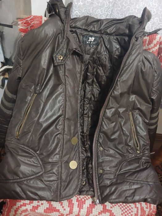 Курточка жіноча,