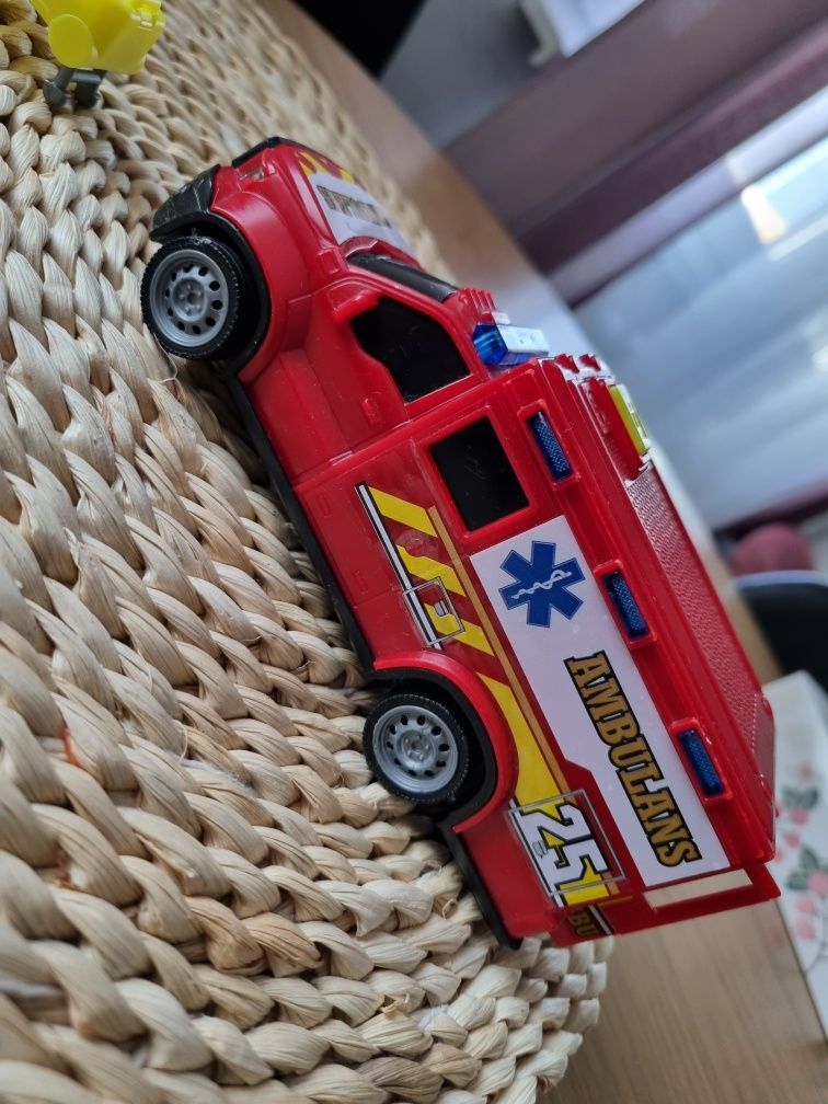 Dickie toys karetka pogotowia ambulans dźwięki światła