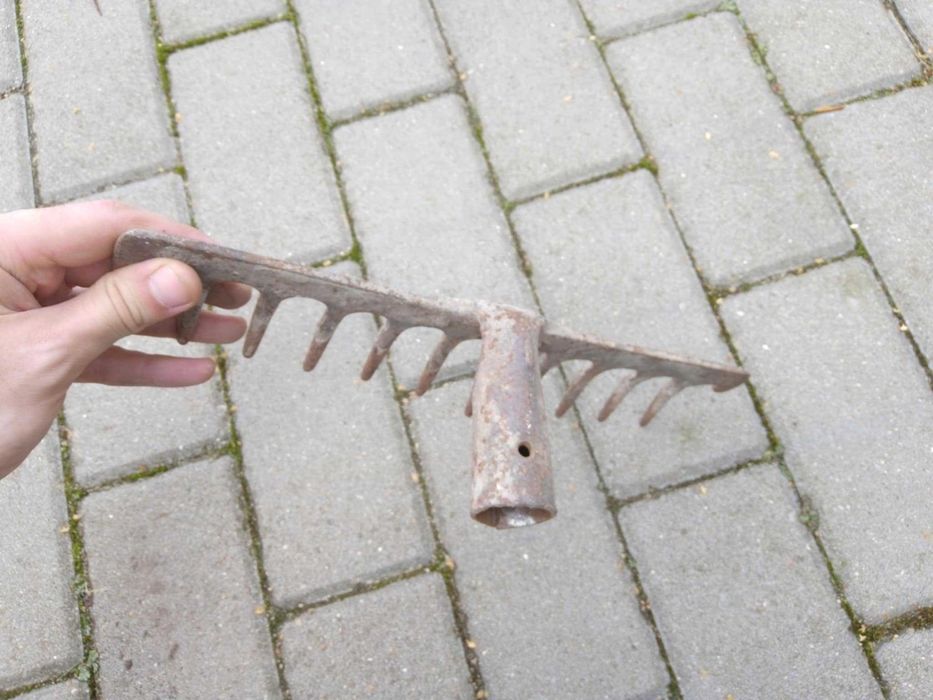 Grabie metalowe grabki 31cm stare PRL 12 zębów stalowe gable