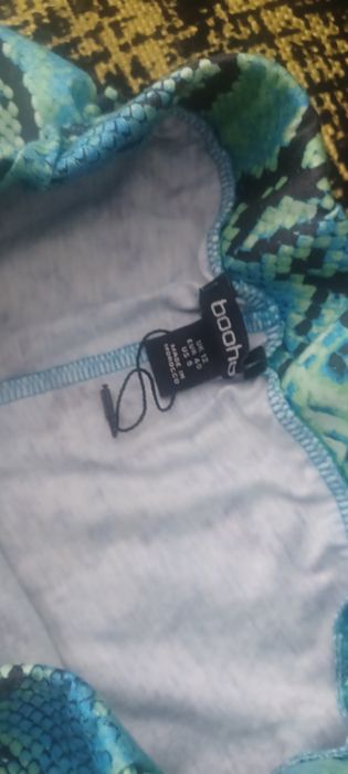 Nowe spodenki szorty 40 L Boohoo
Stan Nowe
Kolory intensywne 
Rozmiar