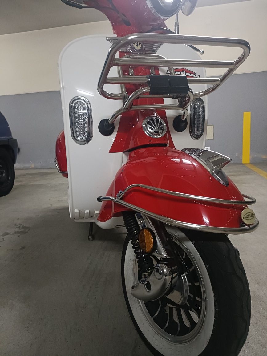 Scooter Ajs modena (estilo vespa)