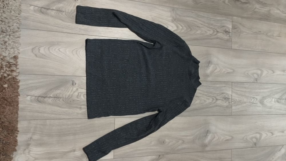 Bluzeczka sweterkowa