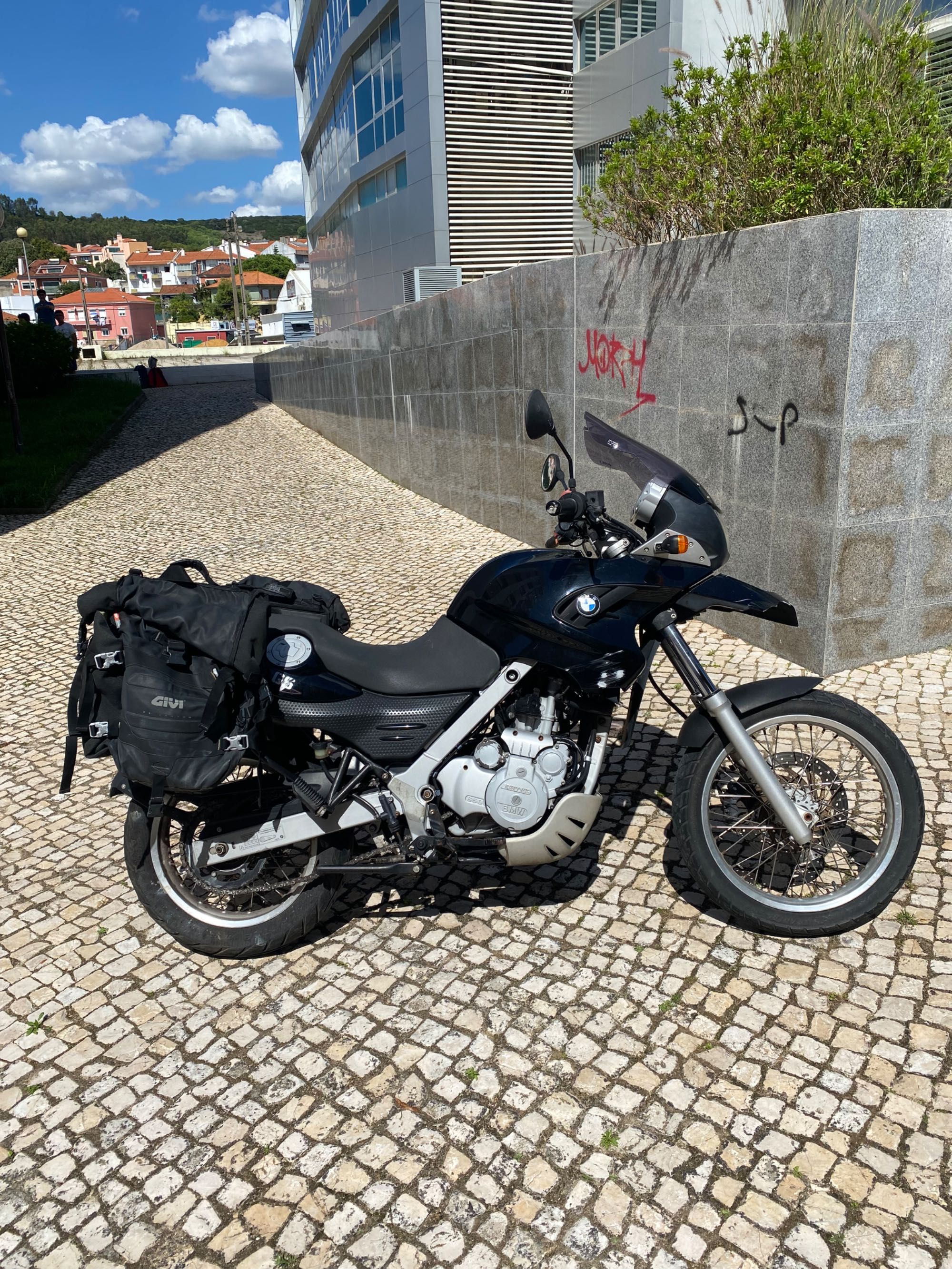 Mota BMW GS 650 f preta 2005