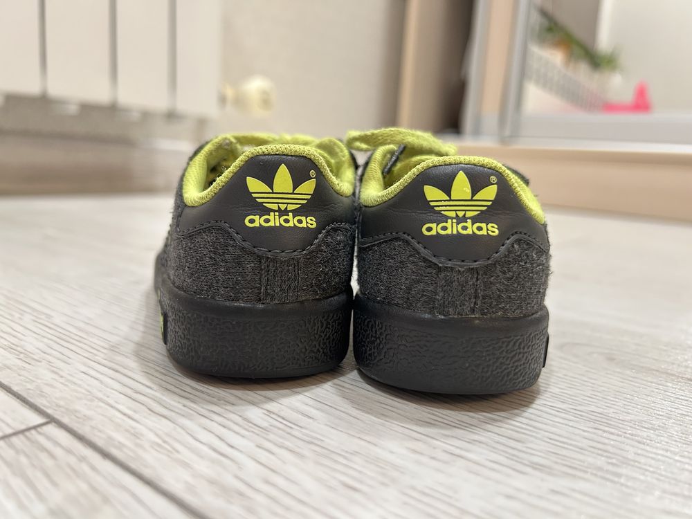 Кросівки Adidas дитячі