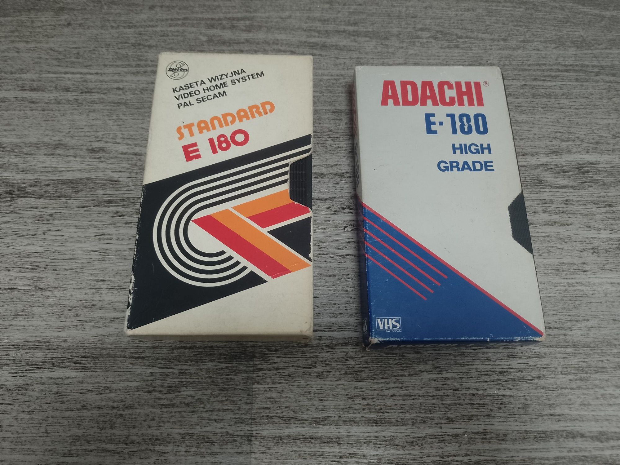 Sprzedam dwie kasety VHS.