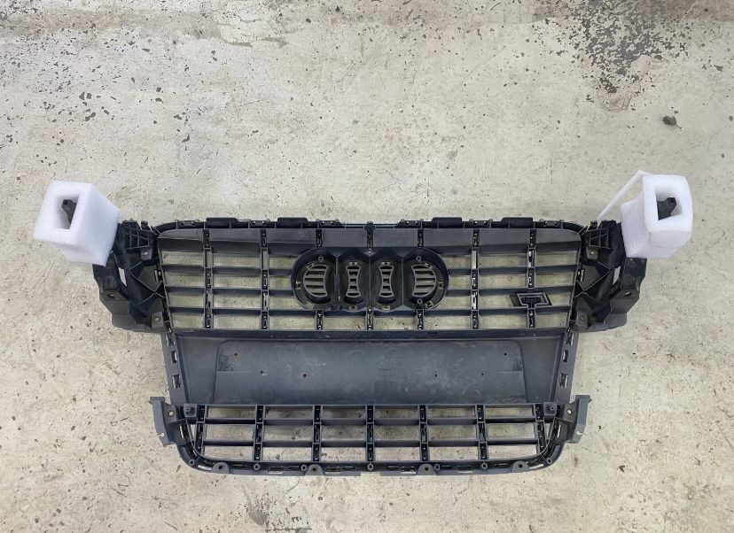 Oryginalny grill Atrapa Audi S5 8T