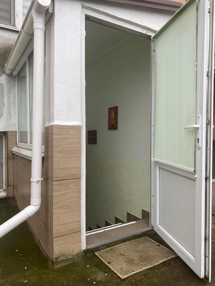 Продам 1 ком.квартиру в цокольном этаже
