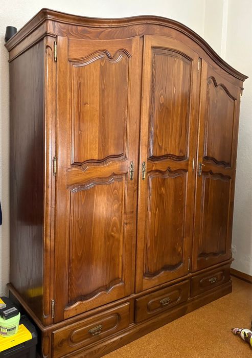 Mobília de Quarto em Madeira