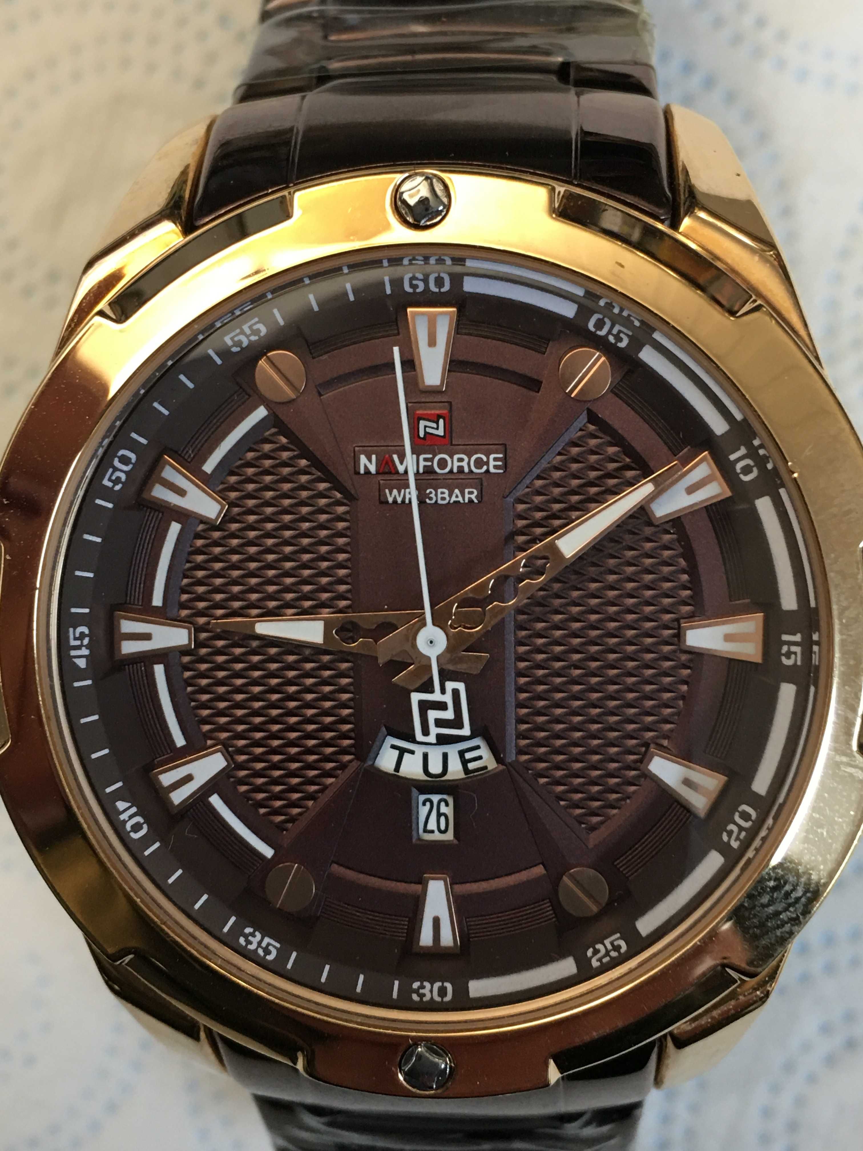 Męski zegarek NAVIFORCE DayDate WR3BAR w foliach 45mm