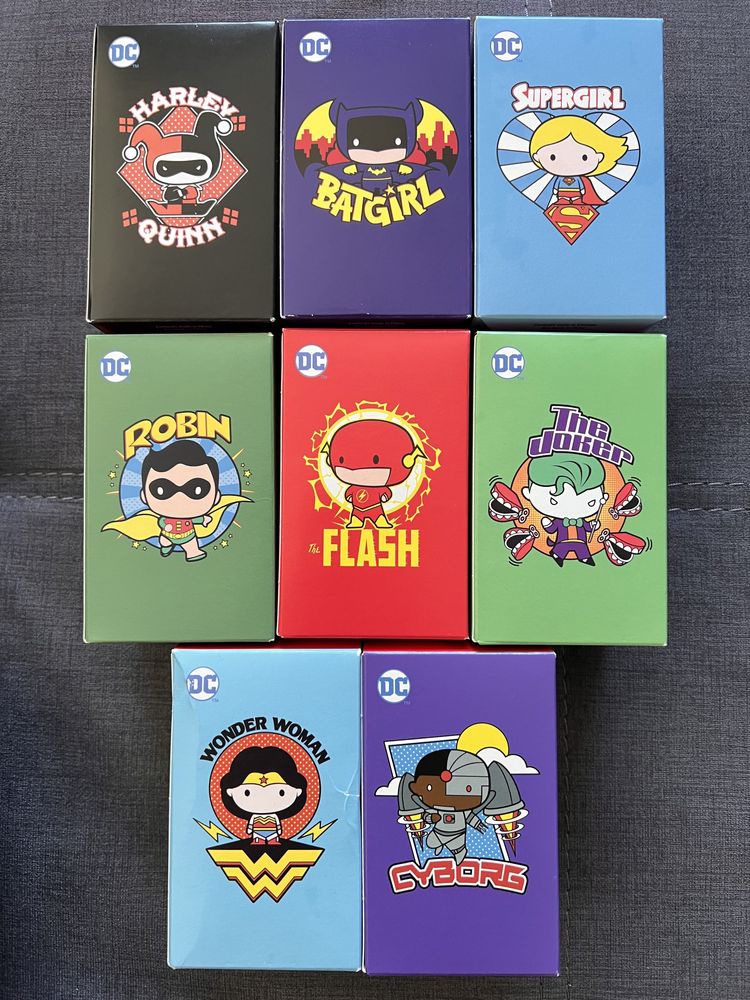 Bonecos happy meal Dc super herois (vendo apenas completo)